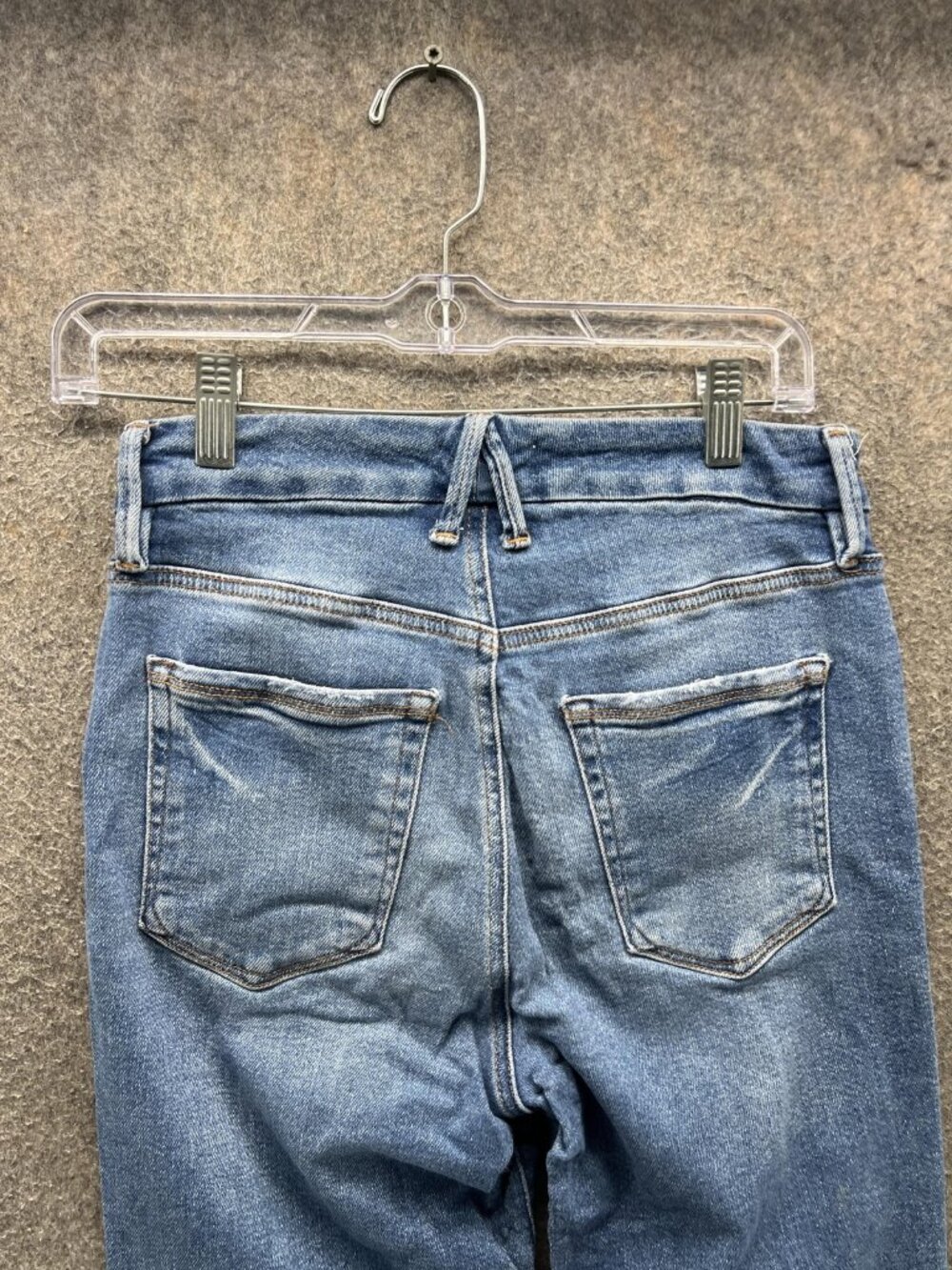 Good American Cropped Slim Jeans Womens 8/29 Blue Medium Wash 30x26 Raw Hem - Picture 10 of 11